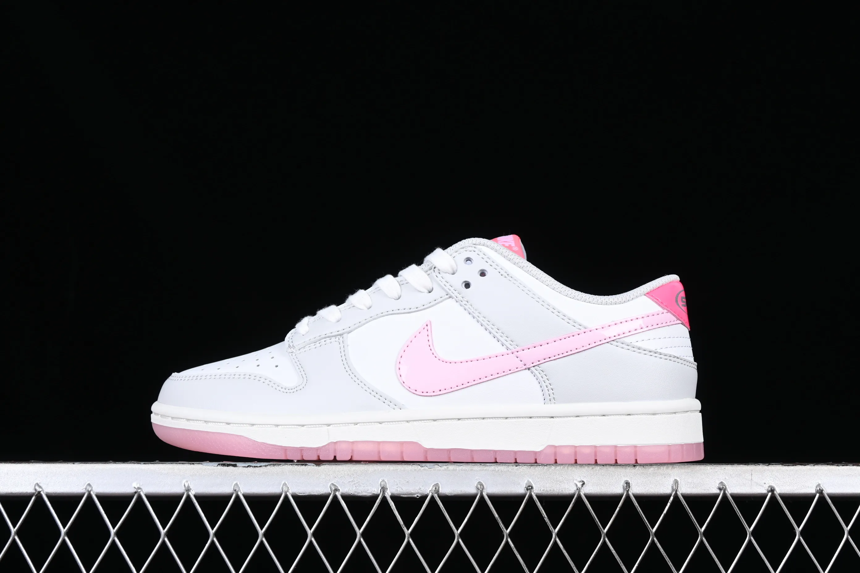 All categories Nk SB Dunk series Nk SB Dunk Low low-top sneakers Nk SB Dunk Low "520" Valentine's Day limited SB low-top sports and leisure sneakers FN3451-161